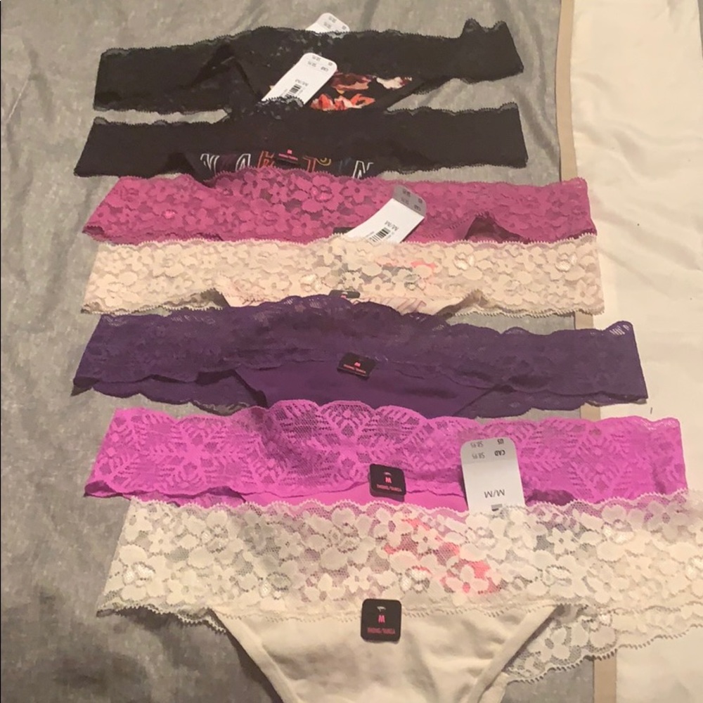 7 med NWT thong panties